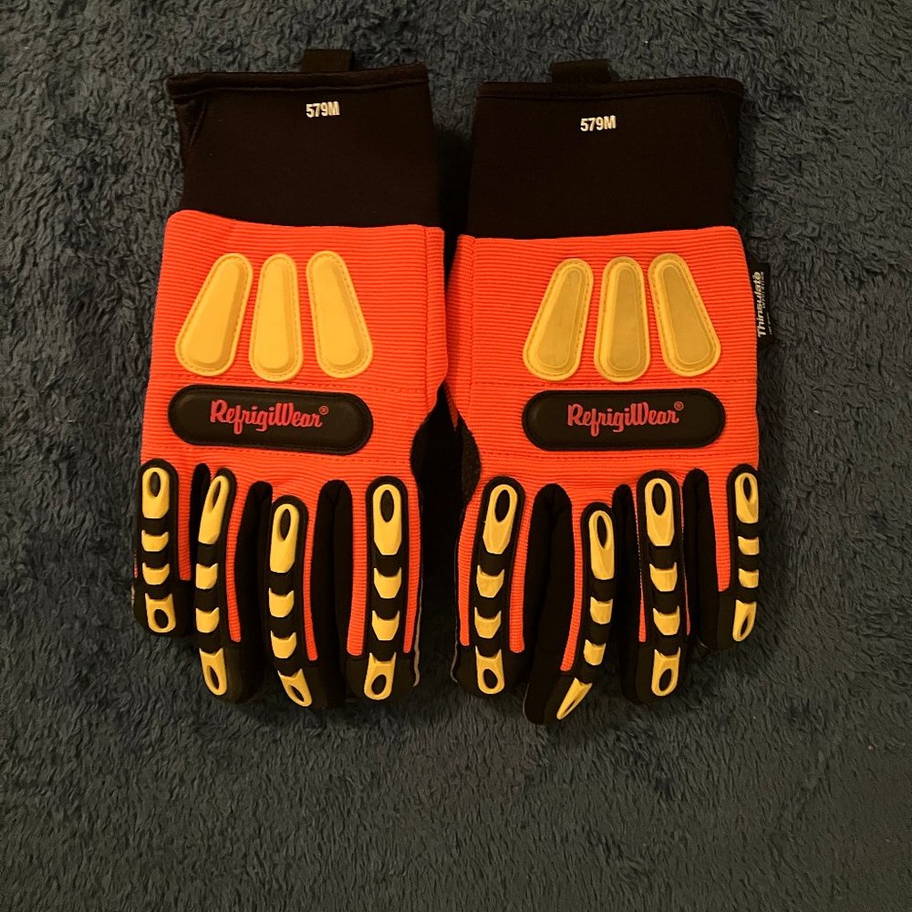 Insulated Freezer Gloves w/Grip Palm & Impact Protection 579 Medium RefrigiWear